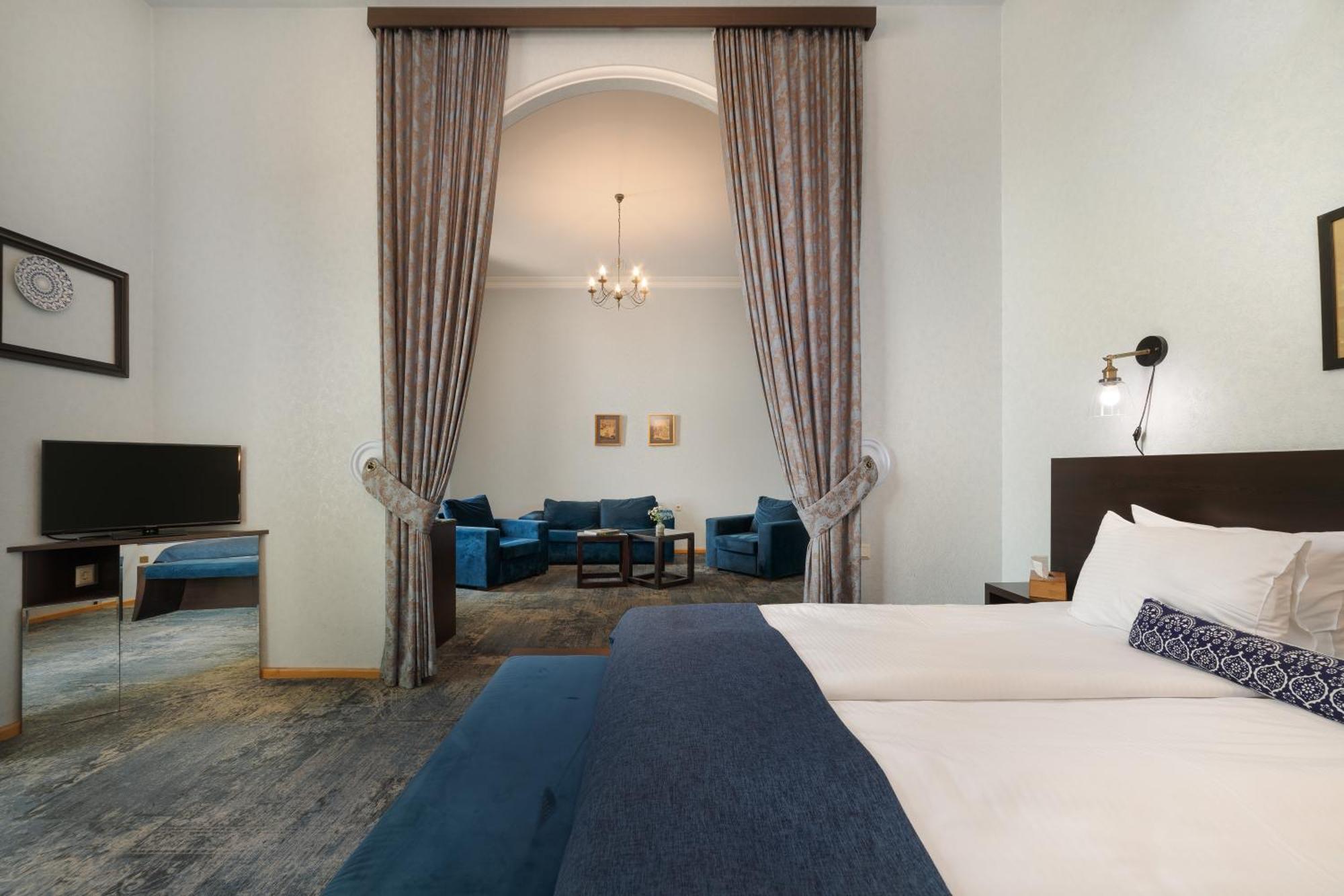 Hotel Bella Casa Тбилиси Екстериор снимка