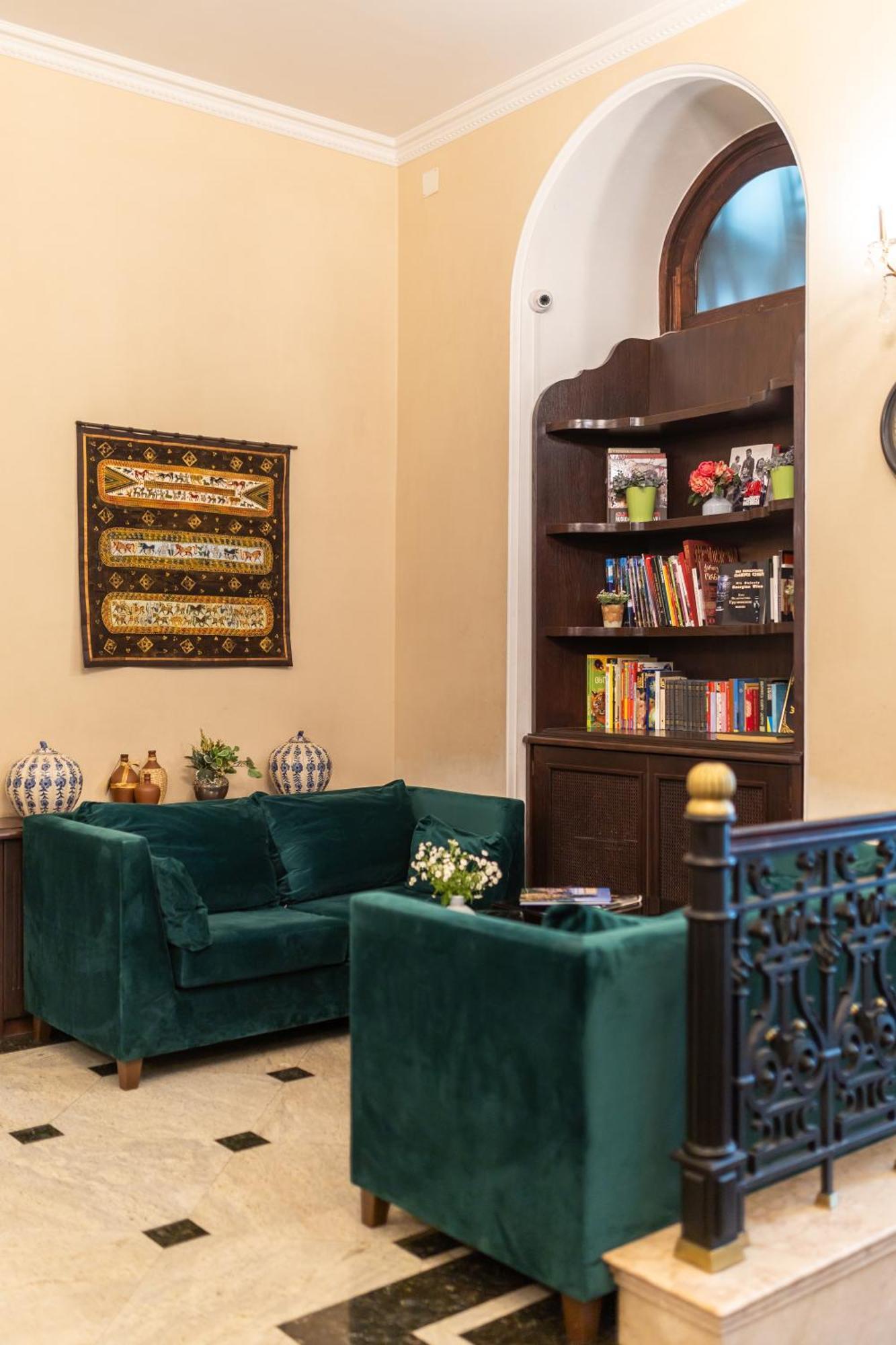 Hotel Bella Casa Тбилиси Екстериор снимка