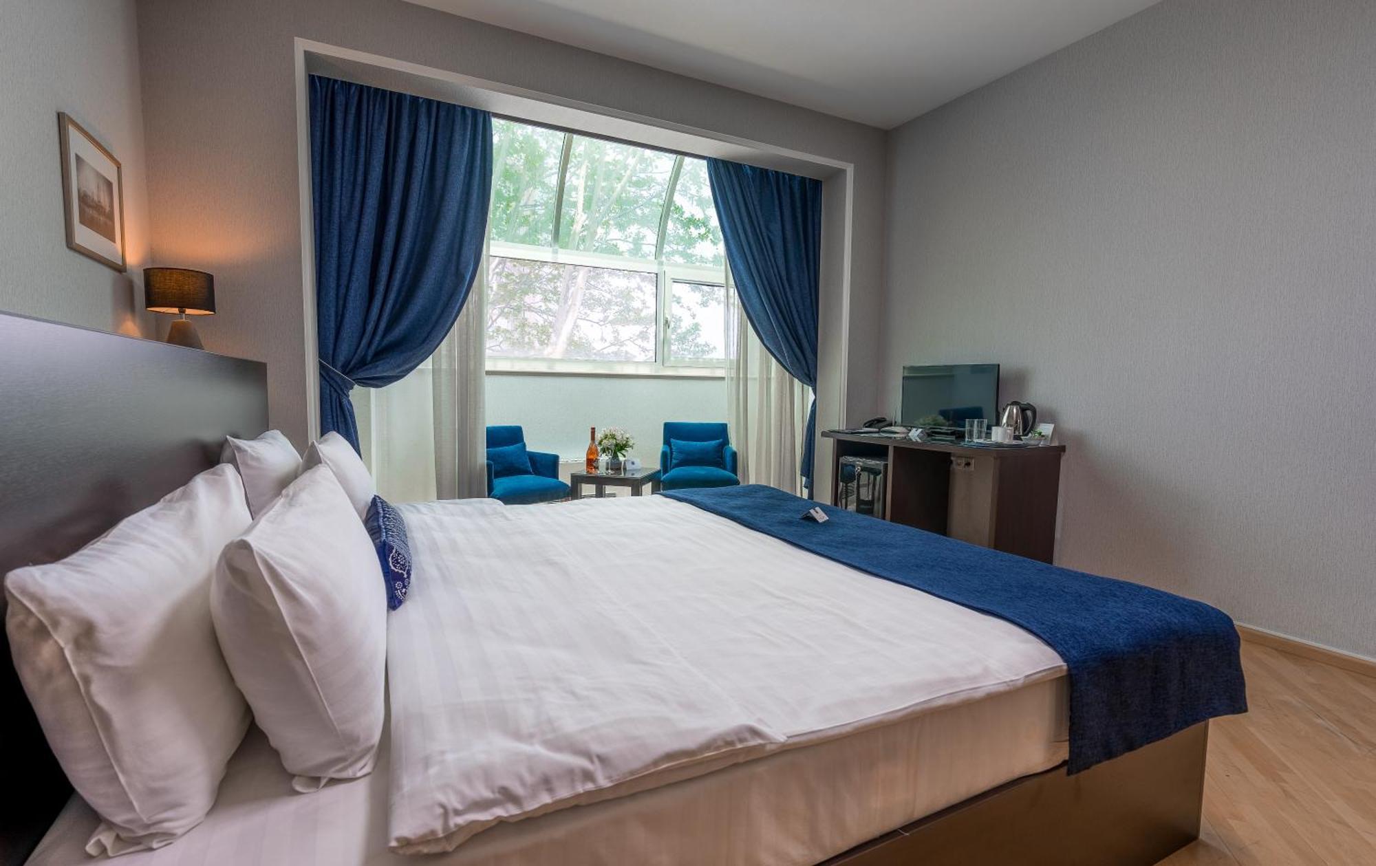Hotel Bella Casa Тбилиси Екстериор снимка