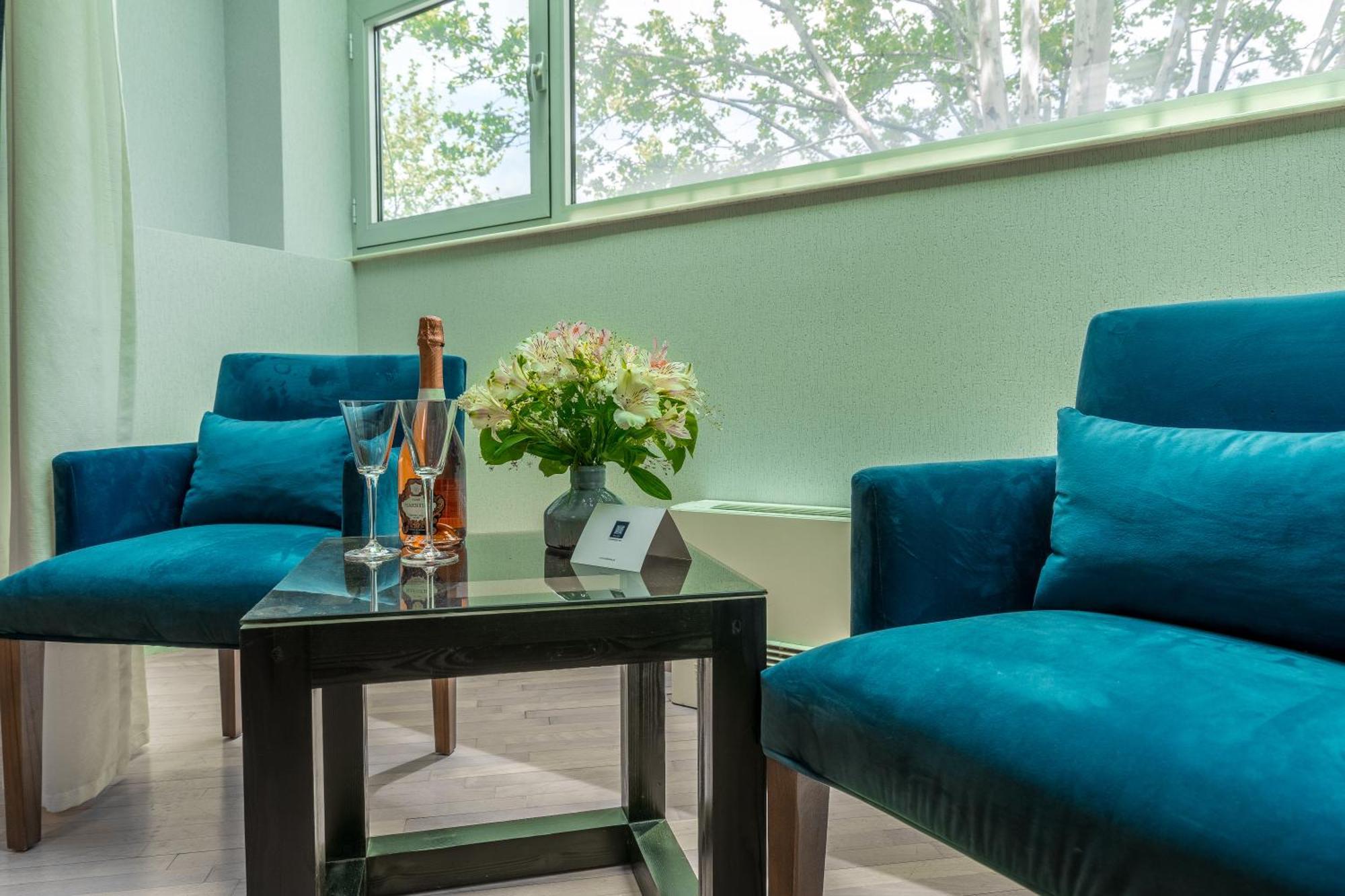 Hotel Bella Casa Тбилиси Екстериор снимка