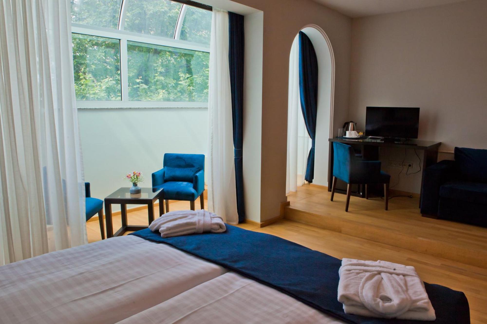 Hotel Bella Casa Тбилиси Екстериор снимка